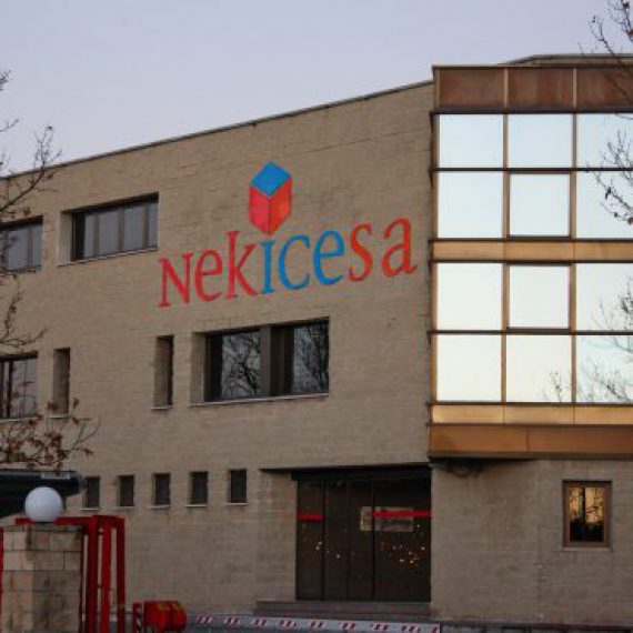 Neckicesa Packaging